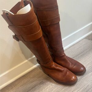 Women's Tan leather Riding Boots Made in Italy size 8
